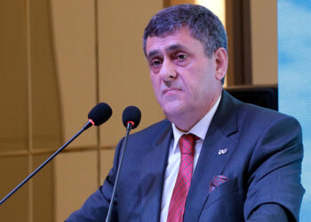 Biz hizmet ihraç ediyoruz