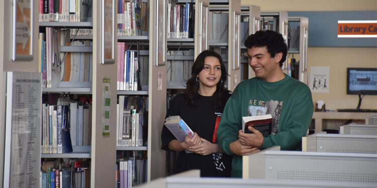 Üniversite öğrencileri memleketlerine dönecekleri günü bekliyor