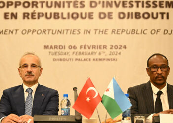 Uraloğlu, Türk ve Cibutili iş insanları ile bir araya geldi
