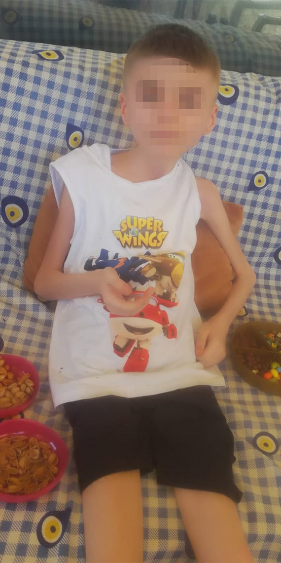 Yeğenini çöp evde alıkoyan teyze, 18 ay sonra tahliye edildi. Çocuk eğer bulunmasaydı hayatını kaybedebilirdi.