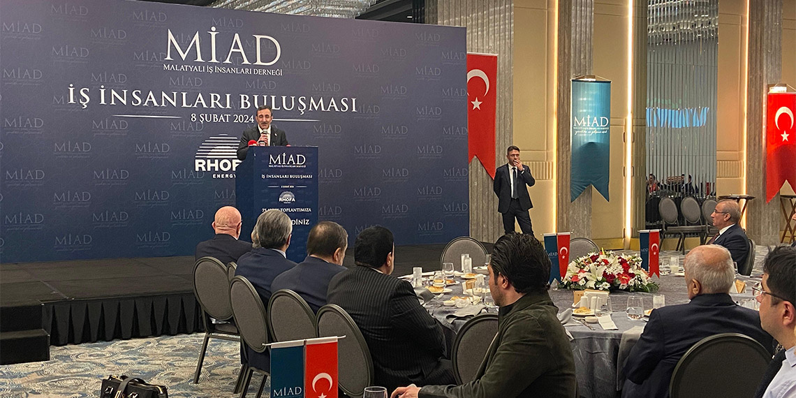 Cumhurbaşkanı Yardımcısı Cevdet Yılmaz, "Malatya'da yaklaşık 17 bin konutumuzun yapımı devam ediyor. Malatya'mıza 11 buçuk milyar lira kaynak aktarmış durumdayız" dedi.