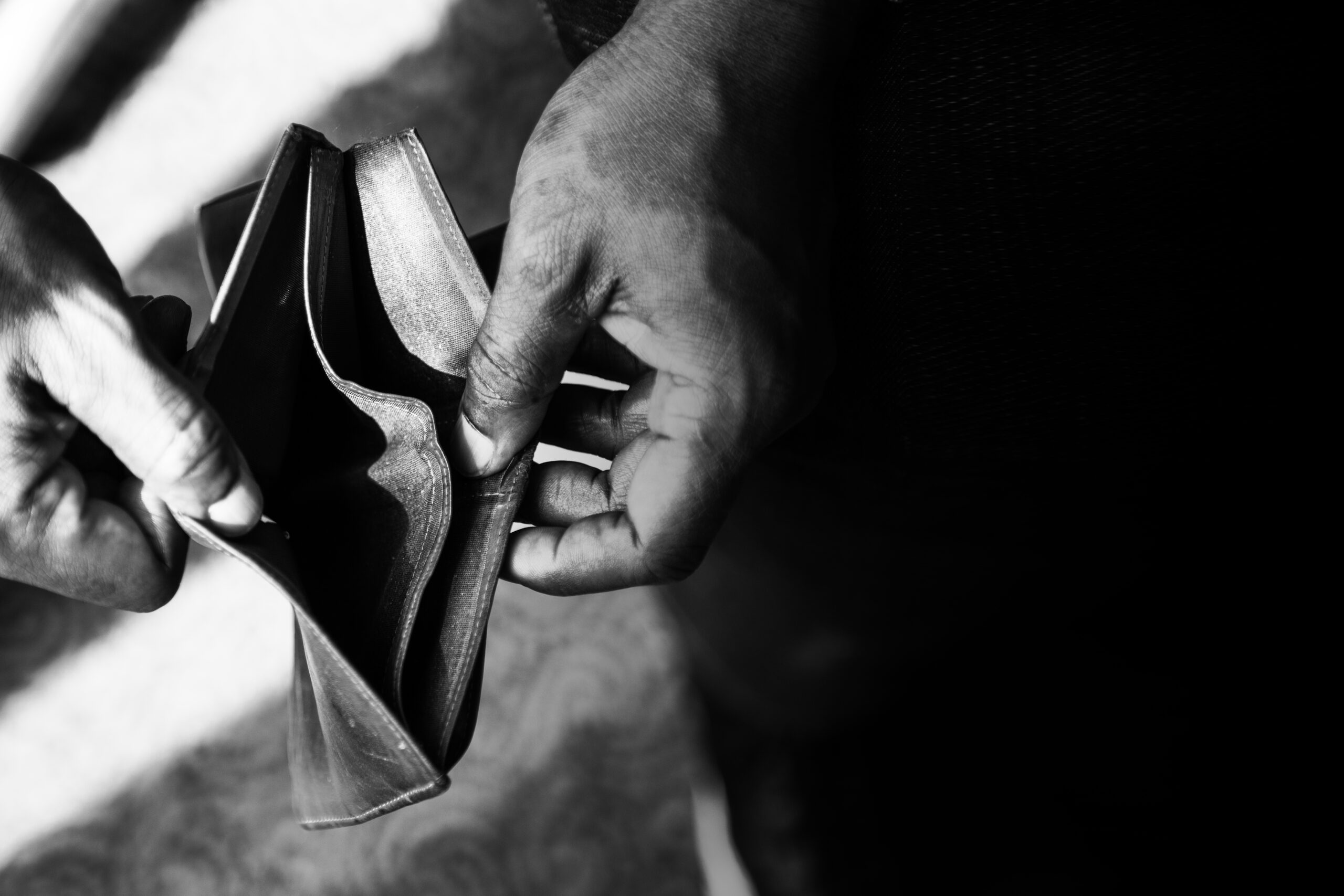 Türkiye İşçi Sendikaları Konfederasyonu (Türk-İş), şubat ayında 4 kişilik bir ailenin açlık sınırının 16 bin 257 lira olduğunu duyurdu.