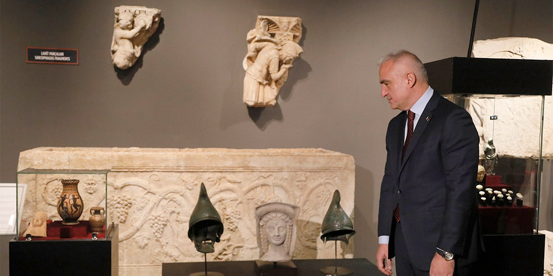 Türkiye'den kaçırılan 42 eser Türkiye'ye geri getirildi