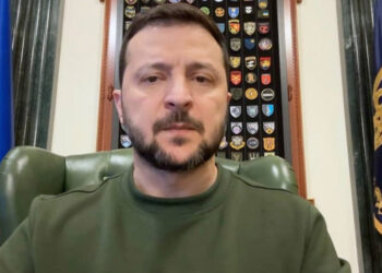 Zelelenski askeri ve hükümet yetkilileriyle bir araya geldi