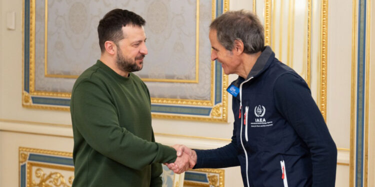 Zelenski, IAEA Genel Direktörü ile bir araya geldi