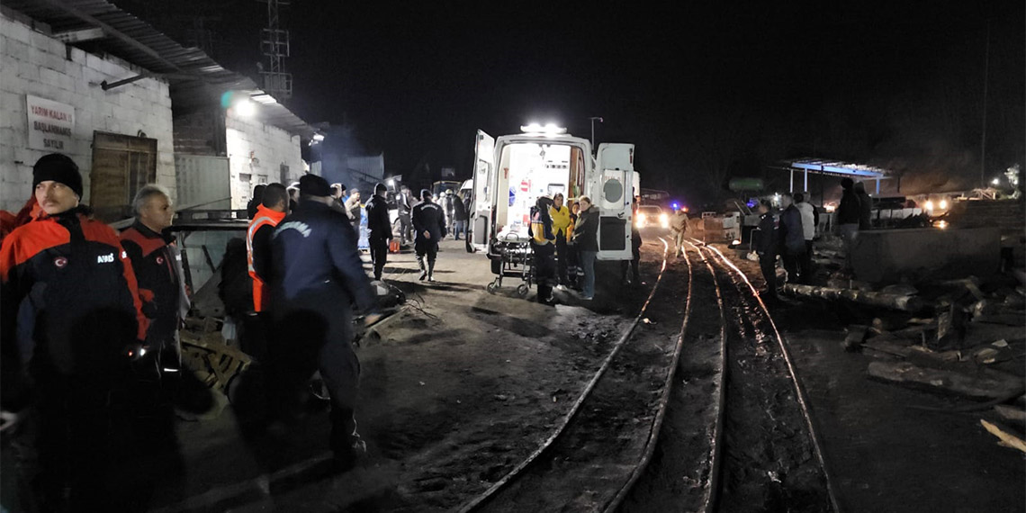 Zonguldak'ta maden ocağında göçük meydana geldi. Göçükte mahsur kalan Murat Çetinkaya'nın (45) 5 saat sonra cansız bedenine ulaşıldı.