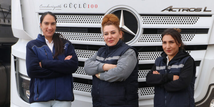 3 kadın TIR şoförü, 200 erkek arasında çalışıyor