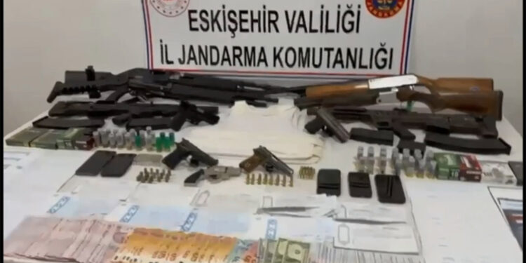 Mahzen-5 operasyonlarında 3 suç örgütü çökertildi