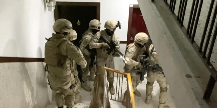 75 ilde 'Mercek-13' operasyonu: 1031 gözaltı