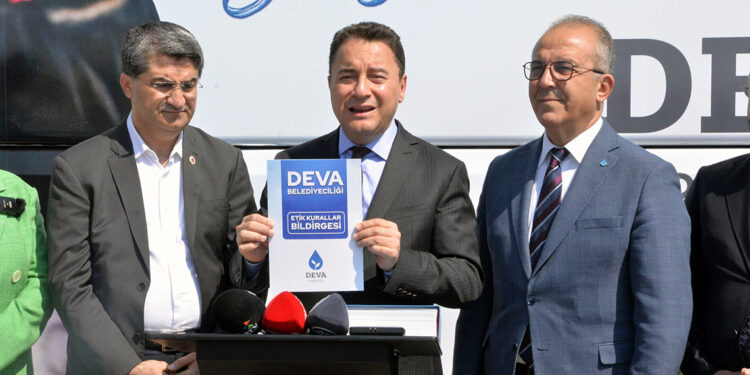 80 yaşındaki emeklilerin ağladığına şahit oluyorum