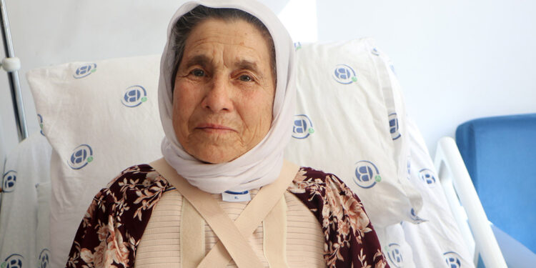 80 yaşındaki hastaya 8 saatlik ameliyatta 5 operasyon