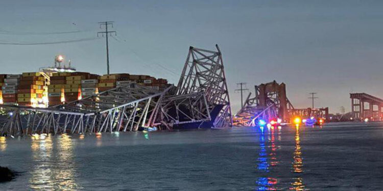 ABD'de köprünün çökmesi sonrası olağanüstü hal ilan edildi