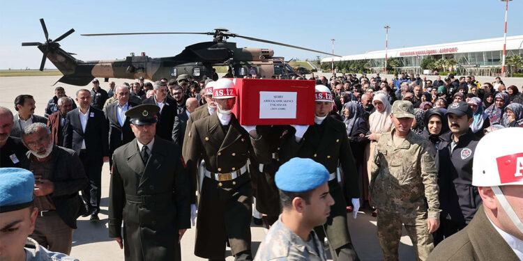 Şehit olan Abdulkadir Akıncı toprağa verildi