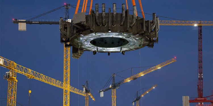 Akkuyu'nun 4'üncü güç ünitesinde konsol kirişi kuruldu