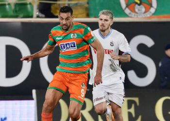 Alanyaspor Trabzonspor'u 3-1 mağlup etti