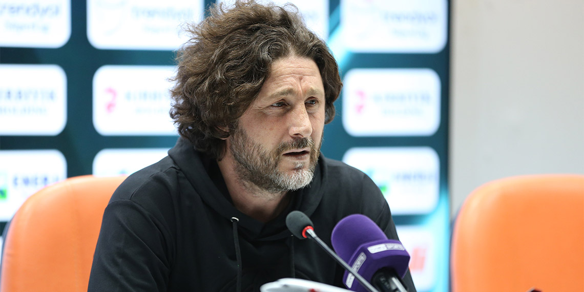 Süper Lig’in 28’inci hafta maçında Alanyaspor, sahasında ağırladığı Trabzonspor’u 3-1 yendi. Karşılaşmanın ardından düzenlenen basın toplantısında Alanyaspor Teknik Direktörü Fatih Tekke ve Trabzonspor Teknik Direktörü Abdullah Avcı açıklamalarda bulundu.