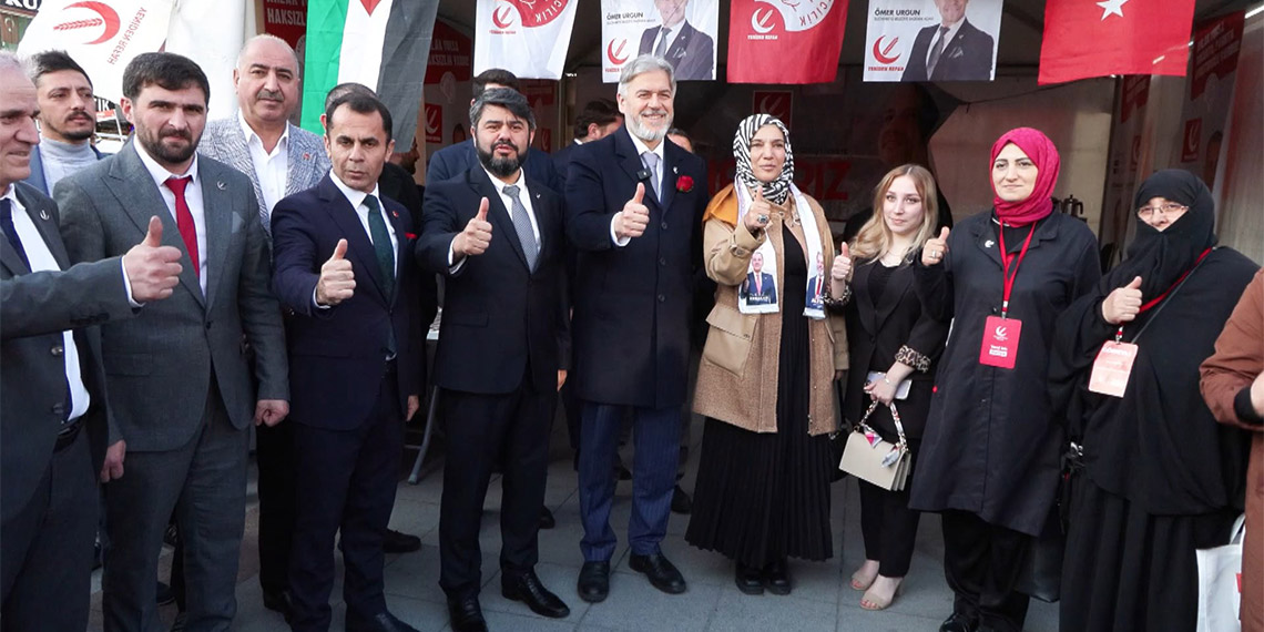 Yeniden Refah Partisi İstanbul Büyükşehir Belediye Başkan adayı Mehmet Altınöz, Sultanbeyli’de Kent Meydanı’nda vatandaşlarla bir araya geldi. Altınöz, “İstanbullu kardeşlerimiz 94 ruhuna dönmek istiyor. 94 ruhuna nasıl dönülecek? Elbette Yeniden Refah Partisiyle dönülecek” diye konuştu.