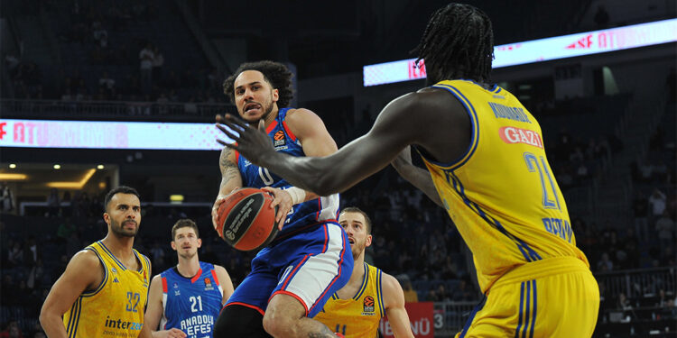 Anadolu Efes ALBA Berlin'i 85-84 mağlup etti