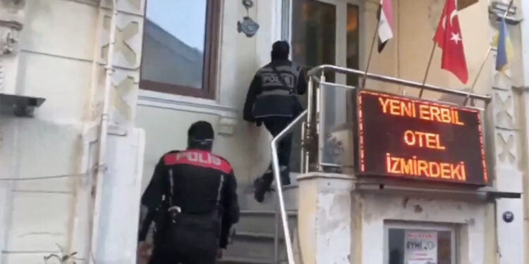 Kalkan-15 operasyonlarında 40 düzensiz göçmen yakalandı