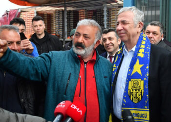 Mansur Yavaş Ankara Büyükşehir Belediyesi Toptancı Hali'ni gezdi