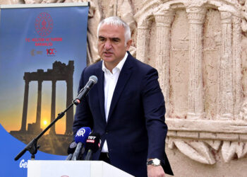Ülkemizin dünyada turizm markası olması için çalışıyoruz