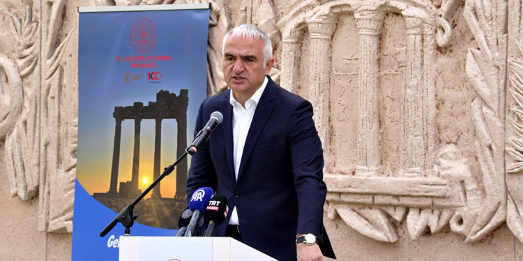 Ülkemizin dünyada turizm markası olması için çalışıyoruz