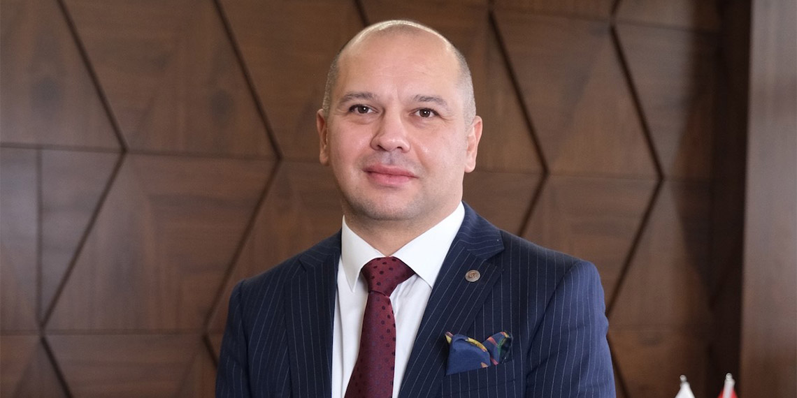 Kalen Grup’un Yönetim Kurulu Başkanı Ömer Öztürk, “Ar-Ge çalışmalarıyla özellikle Türkiye'de üretilmeyen ürünleri geliştiriyor ve tedarik ediyoruz” dedi.