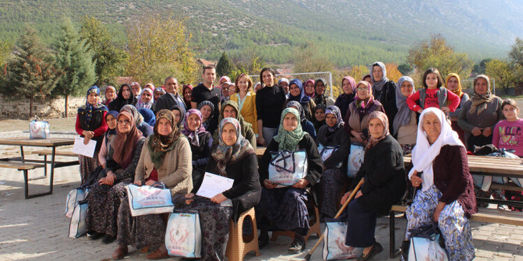 Akfen'in 'Kırsal Bölge Eğitim Seminerleri'ne ödül