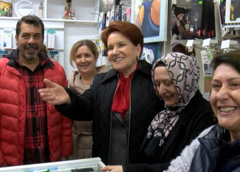 Akşener Çatalca'da esnafı ziyaret etti