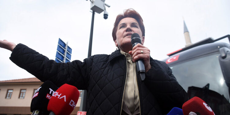 Akşener'den Özel'e: Bunun adına yan gel Osman denir
