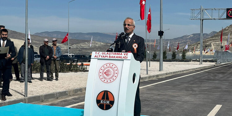 Ankara-İstanbul Süper Hızlı Tren Projesi başladı