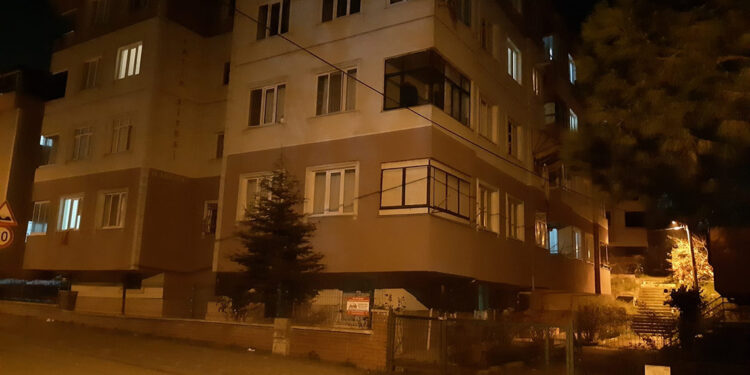 Anne ve 4 çocuğu doğalgazdan zehirlendi