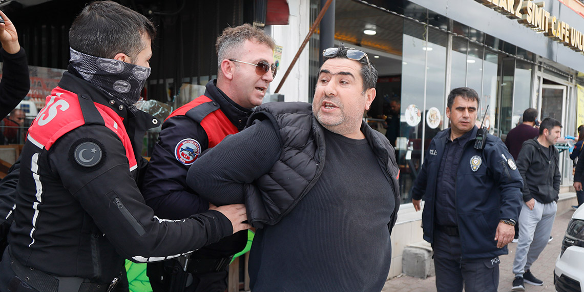 Antalya'da kıraathanede silahlı çatışma: 7 yaralı, 12 gözaltı