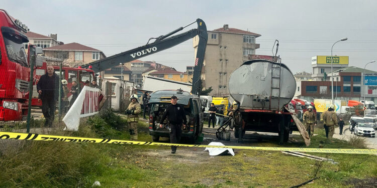 Ataşehir'de yakıt tankerinde patlama