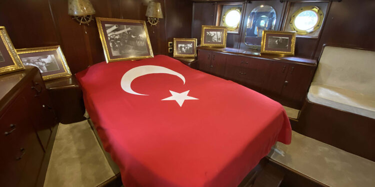Atatürk'ün gezi teknesi, 'M/G Acar' ziyarete açıldı