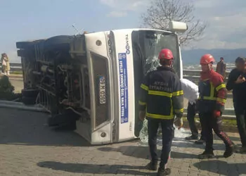 Aydın'da halk otobüsü devrildi: 2'si ağır 27 yaralı
