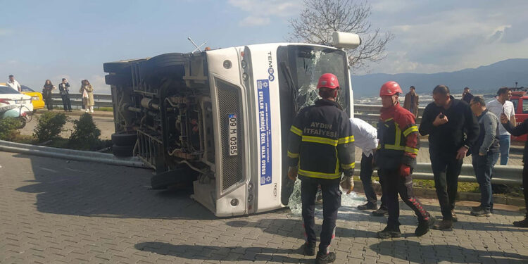 Aydın'da halk otobüsü devrildi: 2'si ağır 27 yaralı