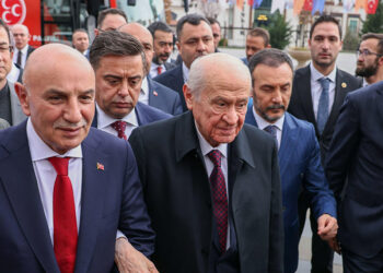 Devlet Bahçeli Turgut Altınok'a destek verdi