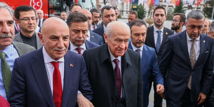 Devlet Bahçeli Turgut Altınok'a destek verdi