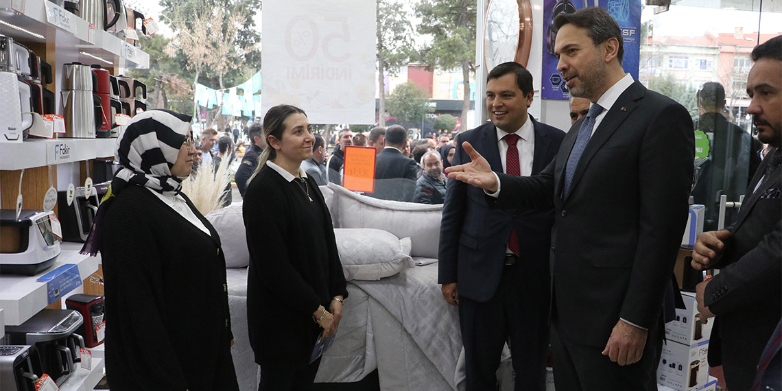 Enerji ve Tabii Kaynaklar Bakanı Alparslan Bayraktar, "Dün akşam itibarıyla Göktepe adını verdiğimiz yeni bir kuyuyu kazmaya başlıyoruz" dedi.