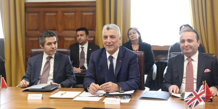 Bakan Bolat, İngiliz mevkidaşı Badenoch ile görüştü