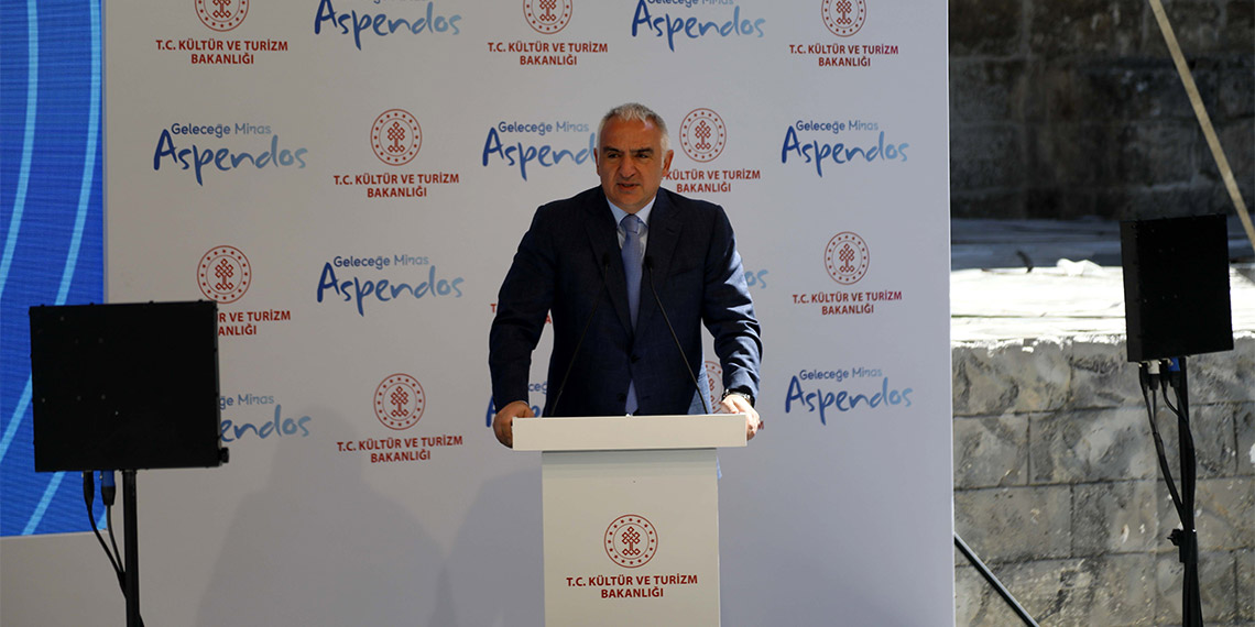 Kültür ve Turizm Bakanı Mehmet Nuri Ersoy, yüzde 2'si kazılan ve 2023'te 270 bin kişinin ziyaret ettiği Aspendos Antik Kenti'nin 4 yıl içinde yüzde 30'unda kazı, restorasyon ve onarım çalışmalarını tamamlamayı planladıklarını söyledi.