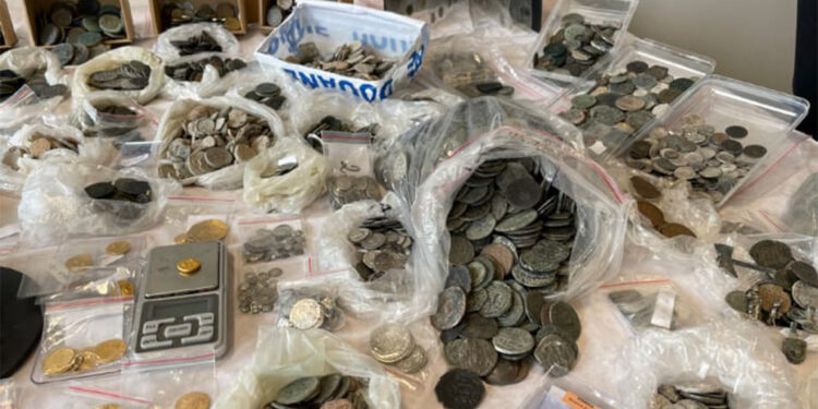 Fransa'da yakalanan 8 bin 659 eserimizi iade alıyoruz