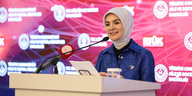 Reyting uğruna toplumsal değerleri çiğnemeyelim