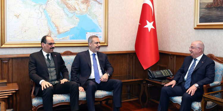 Yaşar Güler, Dışişleri Bakanı ve MİT Başkanı ile bir araya geldi