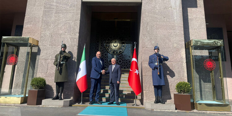 Yaşar Güler, İtalya Savunma Bakanı ile görüştü