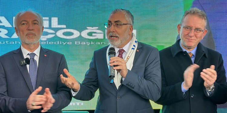 Emeklilerimiz bizim başımızın tacı