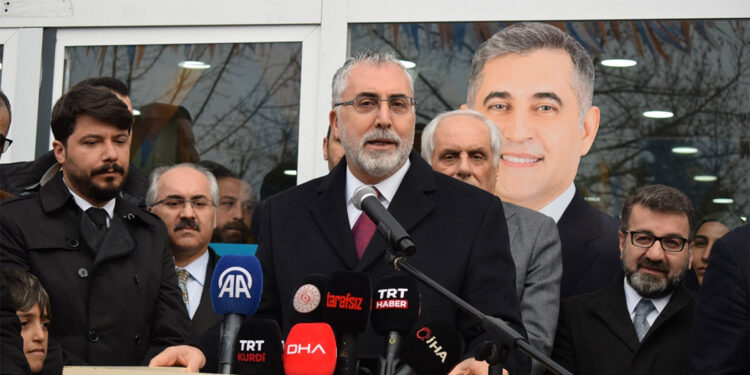 Önümüzde bir demokrasi sınavı var