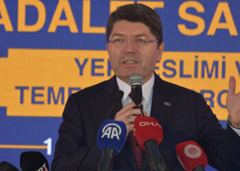 Milletimizin katılımcı bir anayasaya kavuşması lazım