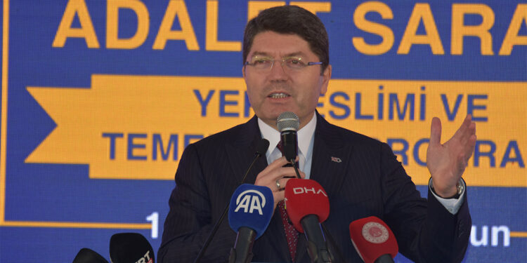 Milletimizin katılımcı bir anayasaya kavuşması lazım